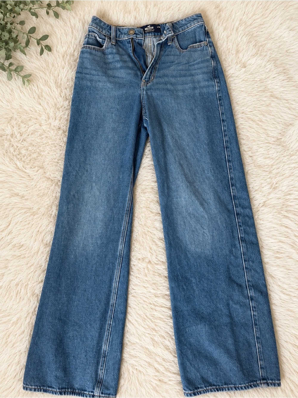 Hollister Medium Blue ultra high rise baggy Denim Jeans